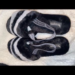 Koolaburra By Ugg Fuzz’n Slides